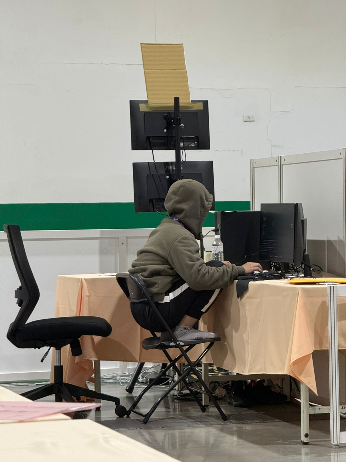 Typing during Asia competition while enduring elbow pain